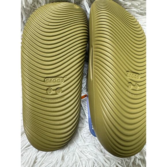 CROCS NWT Mellow Recovery Aloe clogs. - Picture 7 of 12